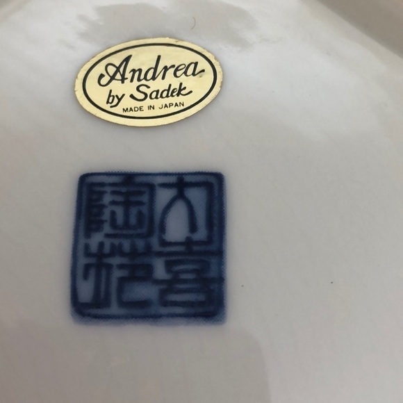 Andrea Sadek Made in Japan 8” Serving Bowl - Picture 6 of 6